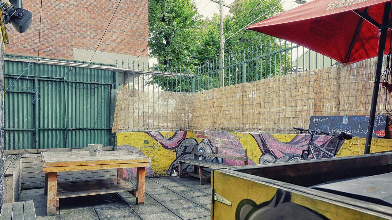 Market Tavern Hostel & Bar Мелбърн Екстериор снимка