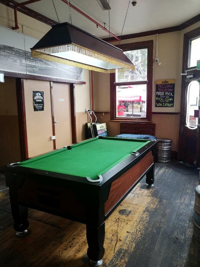 Market Tavern Hostel & Bar Мелбърн Екстериор снимка