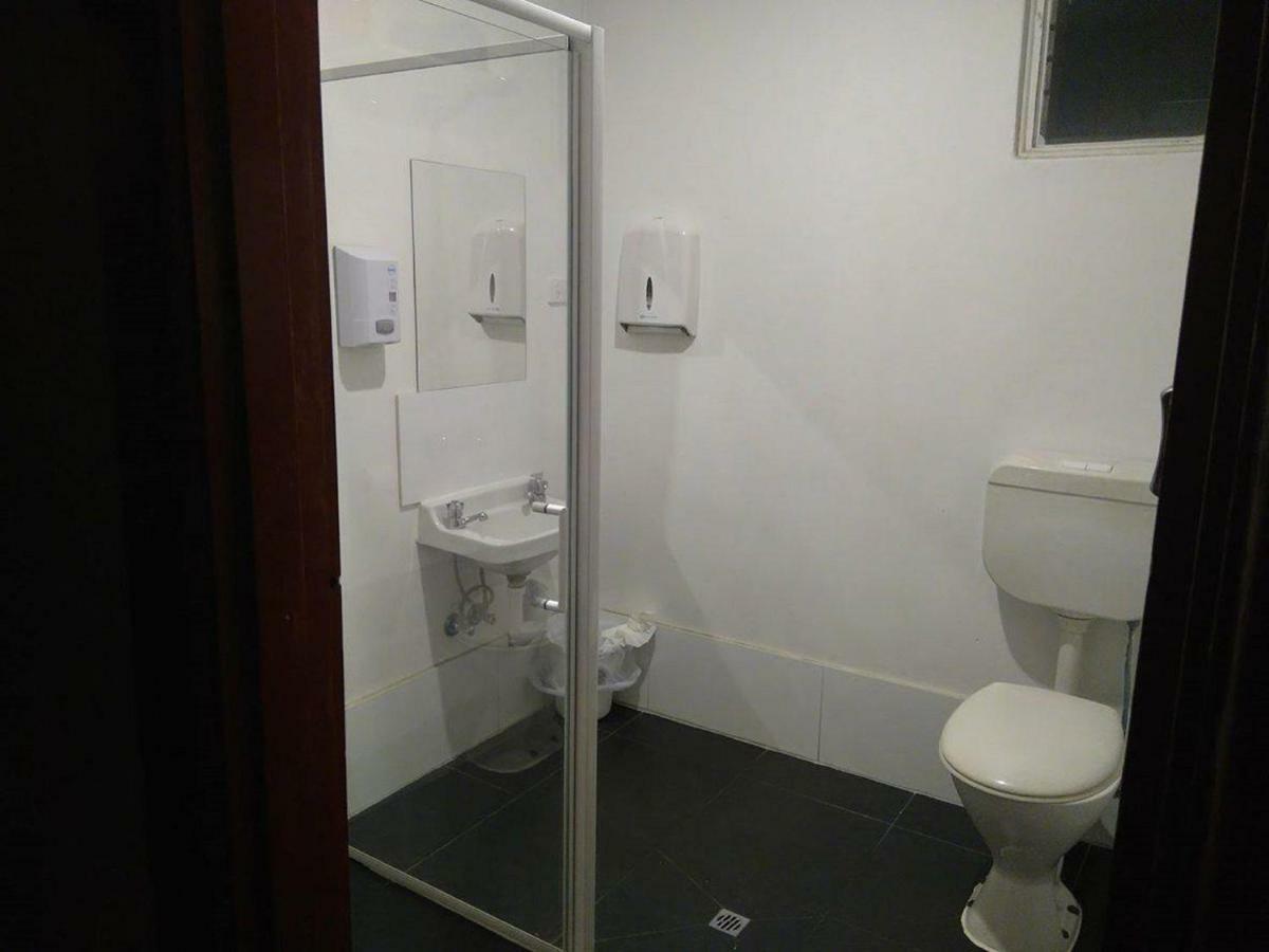 Market Tavern Hostel & Bar Мелбърн Екстериор снимка